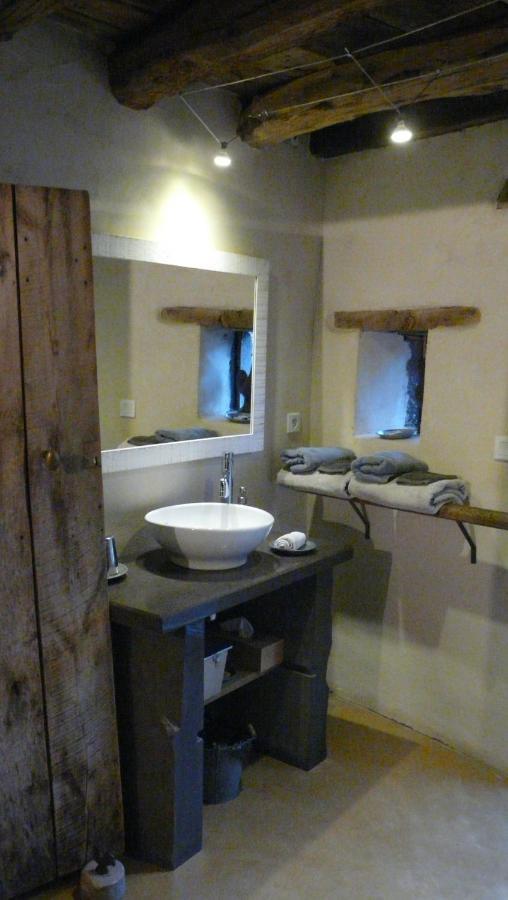 Saint-Angel  Suites De Campagne Les Eydieux, Petits Dejeuners Inclus מראה חיצוני תמונה