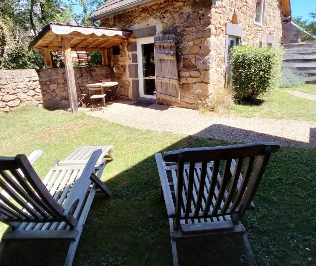 Saint-Angel  Suites De Campagne Les Eydieux, Petits Dejeuners Inclus מראה חיצוני תמונה