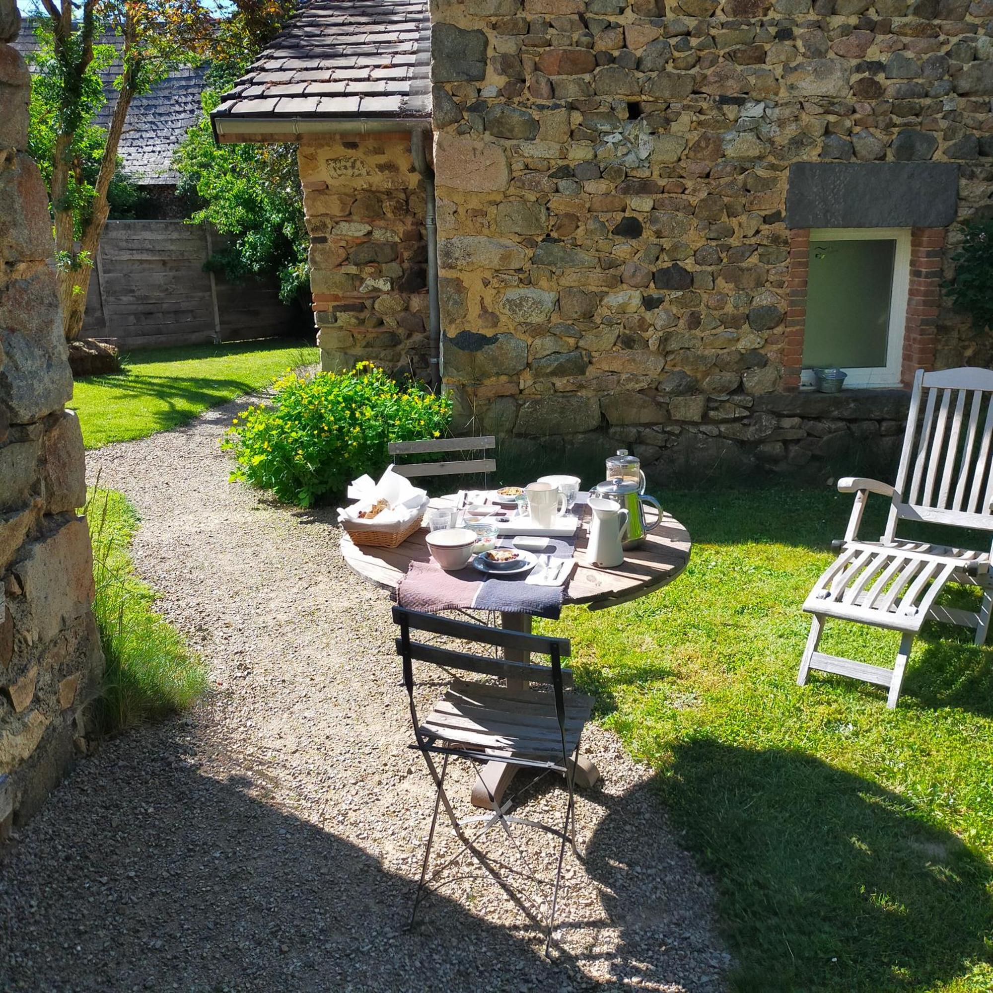 Saint-Angel  Suites De Campagne Les Eydieux, Petits Dejeuners Inclus מראה חיצוני תמונה